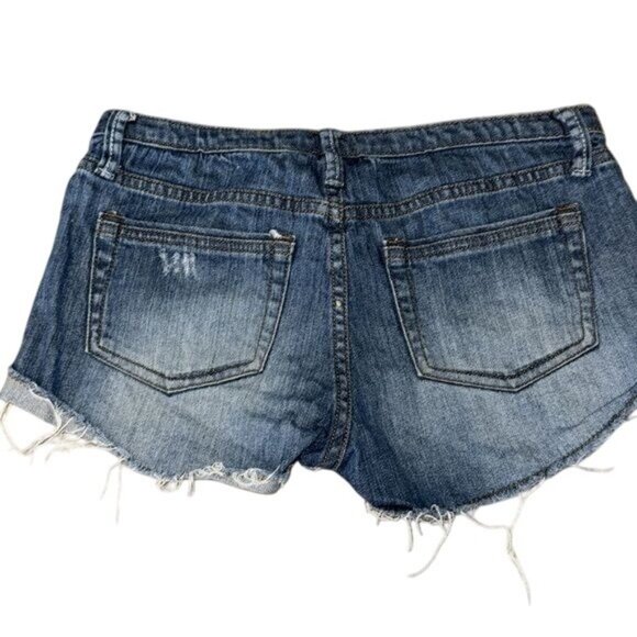 Forever 21 Womens Distressed Denim Shorts Size 26 - Picture 3 of 6